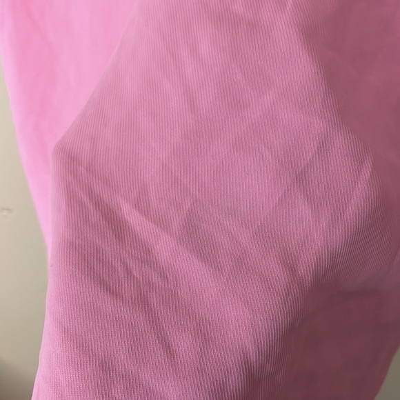 Amanda Uprichard
Meera Cami - Picture 5 of 6